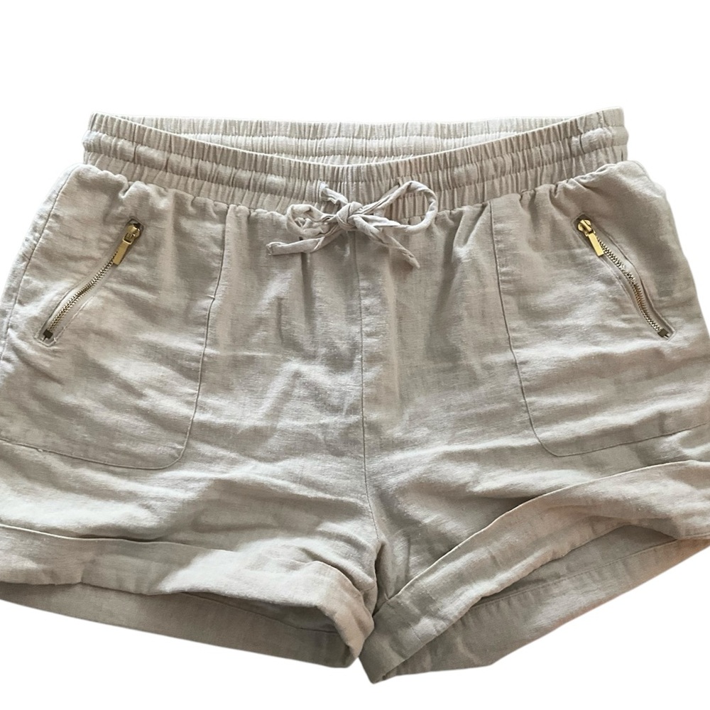Bebe Light Beige Linen Shorts Cuffed with 2 Gold Zipper